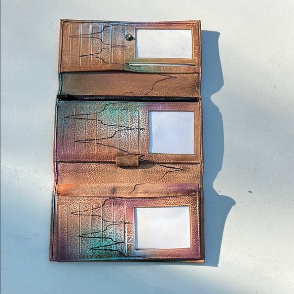 GUC Anuschka Multicolor Abstract Design Wallet - Picture 5 of 7